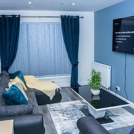 Lush Lodge -Home Away In Telford, For Contractors, Families, Group Of Friends, Long Term Stays Zewnętrze zdjęcie
