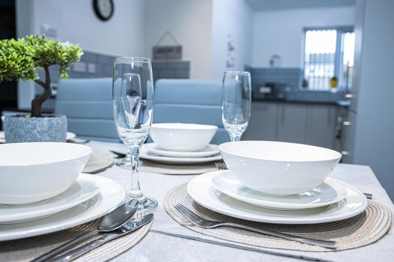 Lush Lodge -Home Away In Telford, For Contractors, Families, Group Of Friends, Long Term Stays Zewnętrze zdjęcie