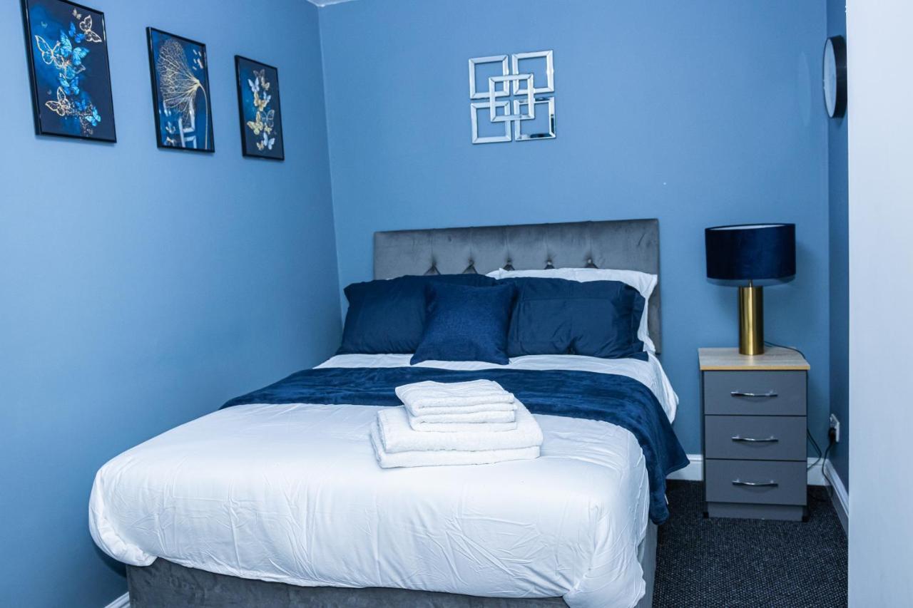 Lush Lodge -Home Away In Telford, For Contractors, Families, Group Of Friends, Long Term Stays Zewnętrze zdjęcie